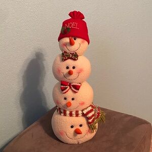 Festive Snowman Stack with Red Accents